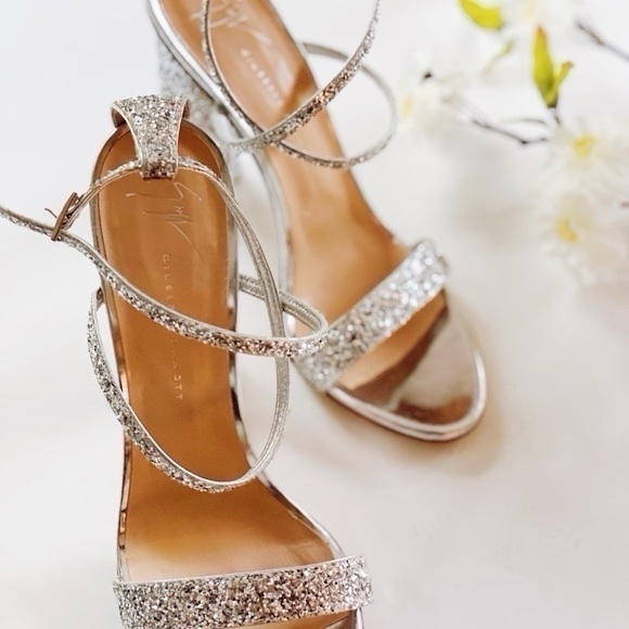 NEW Giuseppe Zanotti Tara Block-Heel Glitter Sandals in Silver - Picture 5 of 15